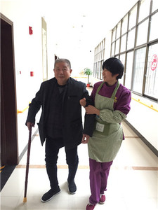 搀扶锻炼